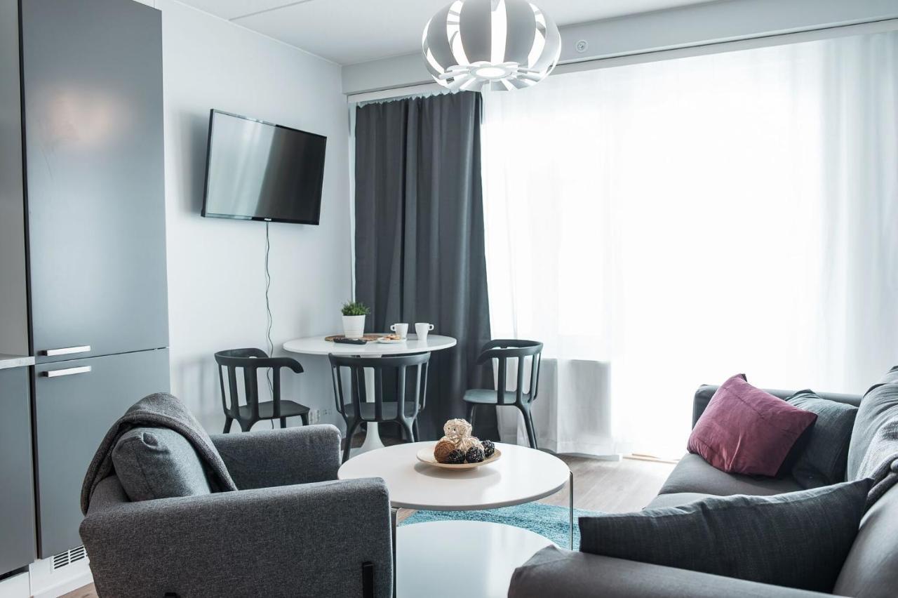 Forenom Serviced Apartments Vantaa Neilikkatie ภายนอก รูปภาพ